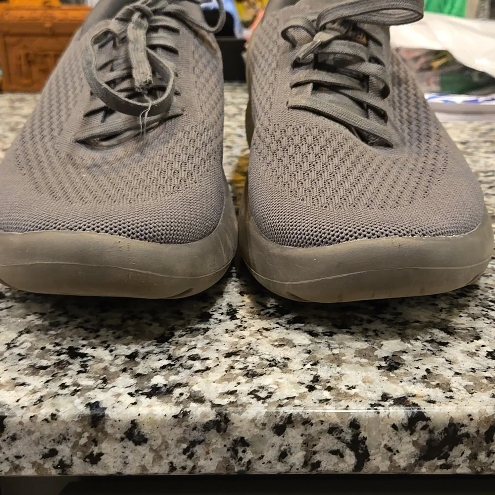 KIZIK ROAMER HANDS FREE SLIP-ON SNEAKER IN GRAPHITE. SIZE M 11.5 W 13...